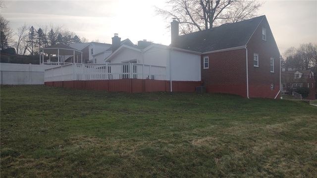 217 Oaklyn Rd, Bethel Park, PA 15102