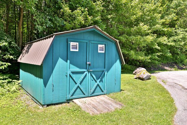 333 Music Mountain Road, Stockbridge, VT 05772