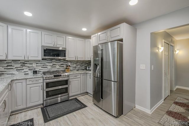 12364 Morrish Road, Montrose Charter Township, MI 48420