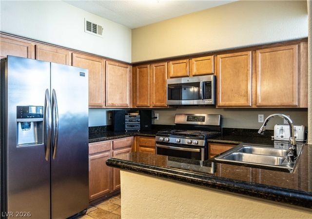 1709 King James Street 203, Las Vegas, NV 89144