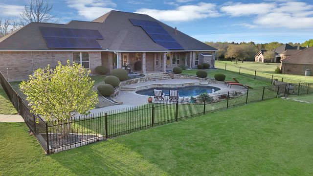 166 Tranquil Place, Waxahachie, TX 75167