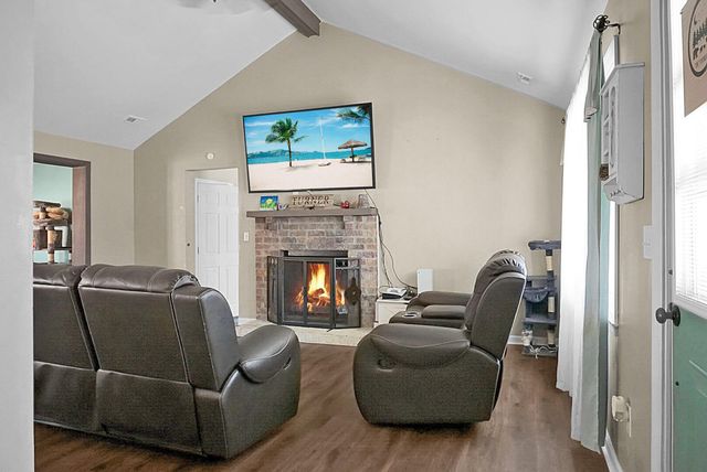 203 Violet Drive, Summerville, SC 29483