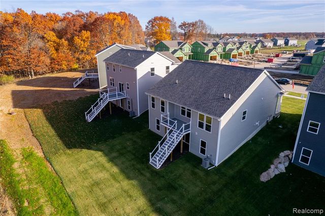 MOH 78 Round Rock Dr, Howell, MI 48843