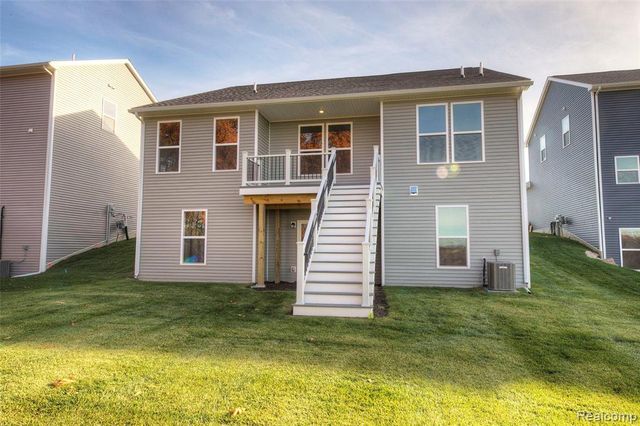 MOH 78 Round Rock Dr, Howell, MI 48843