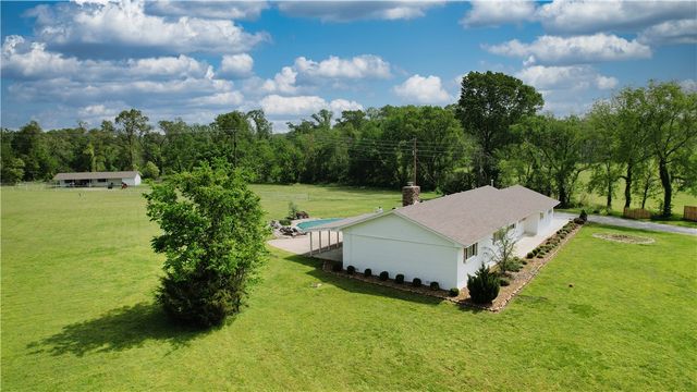 12728 4 K Ranch Drive, Rogers, AR 72756