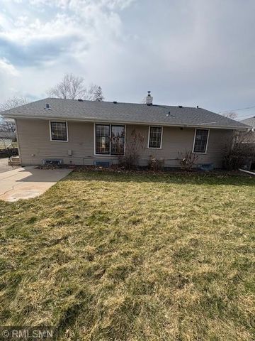 1656 Hazel Street N, Saint Paul, MN 55119