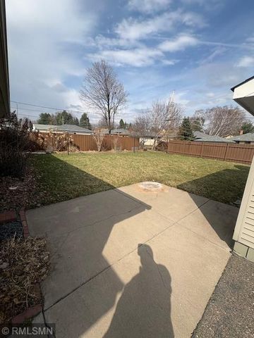 1656 Hazel Street N, Saint Paul, MN 55119