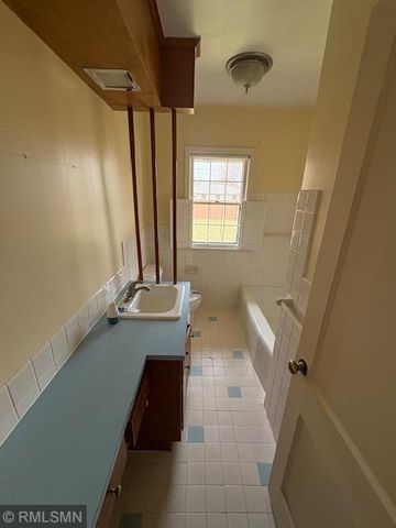 1656 Hazel Street N, Saint Paul, MN 55119