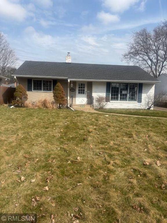 1656 Hazel Street N, Saint Paul, MN 55119