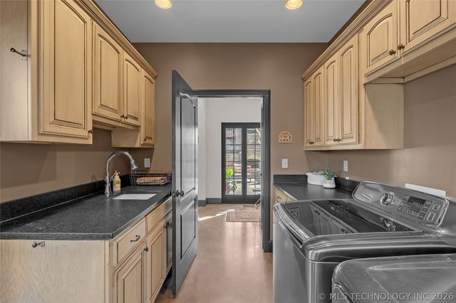 3347 S Utica Avenue, Tulsa, OK 74105