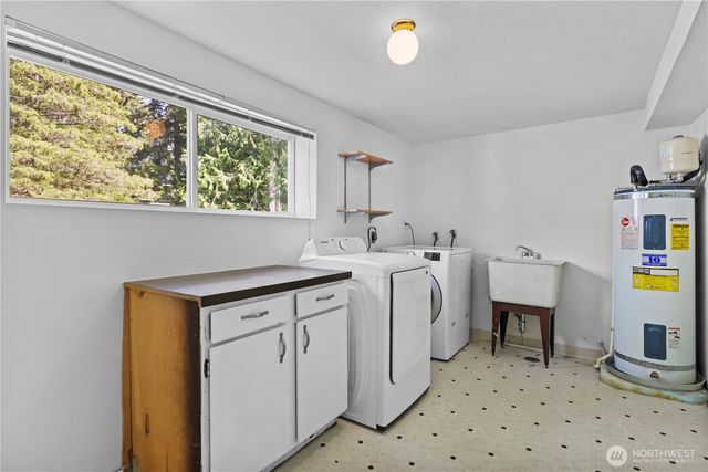 14556 75th Avenue NE, Kenmore, WA 98028