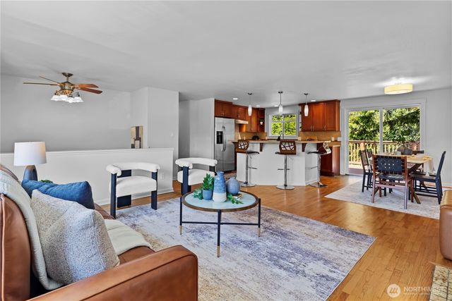 14556 75th Avenue NE, Kenmore, WA 98028