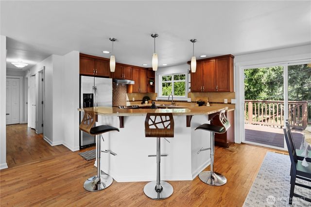14556 75th Avenue NE, Kenmore, WA 98028