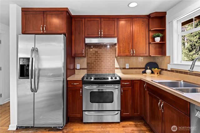 14556 75th Avenue NE, Kenmore, WA 98028