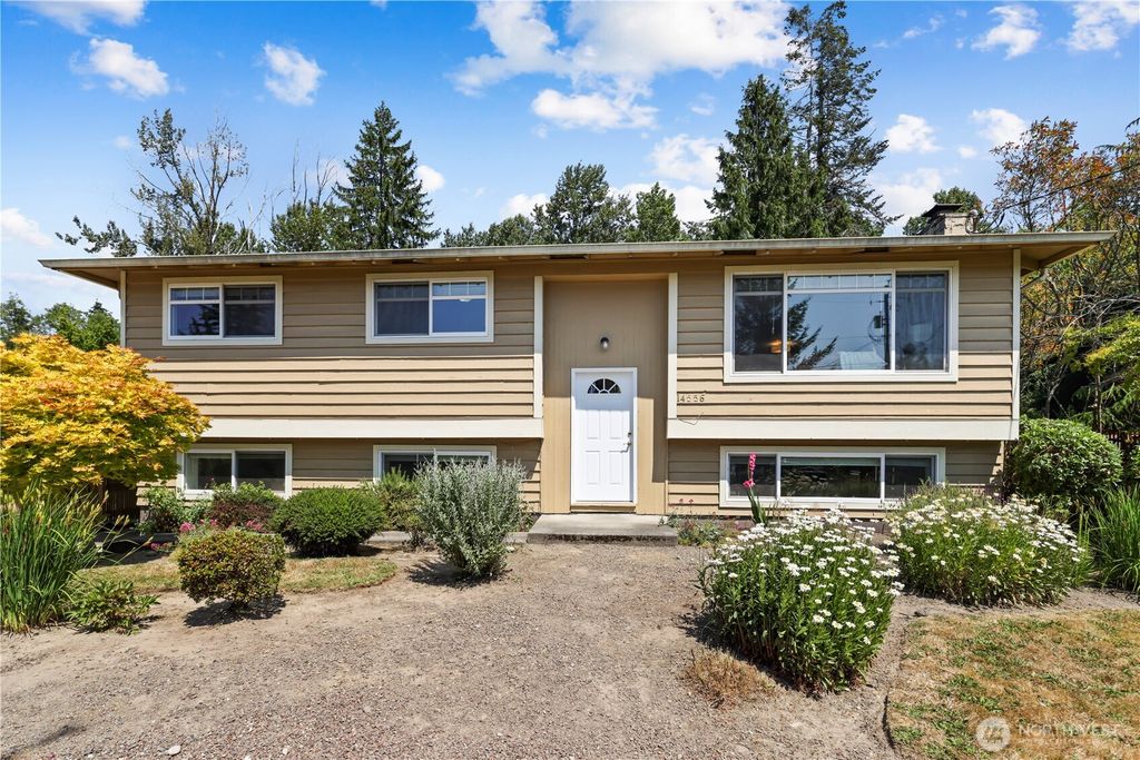 14556 75th Avenue NE, Kenmore, WA 98028