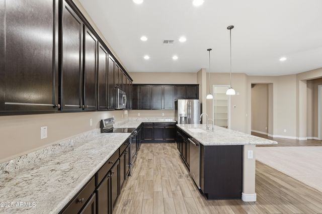 10332 W BUCKHORN Trail, Peoria, AZ 85383