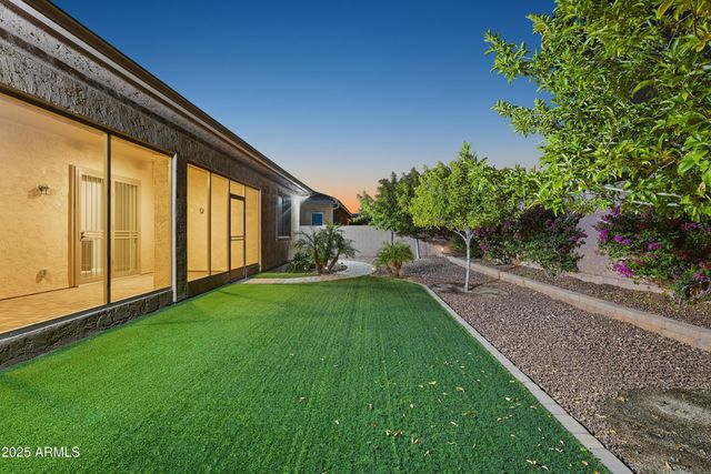 10332 W BUCKHORN Trail, Peoria, AZ 85383