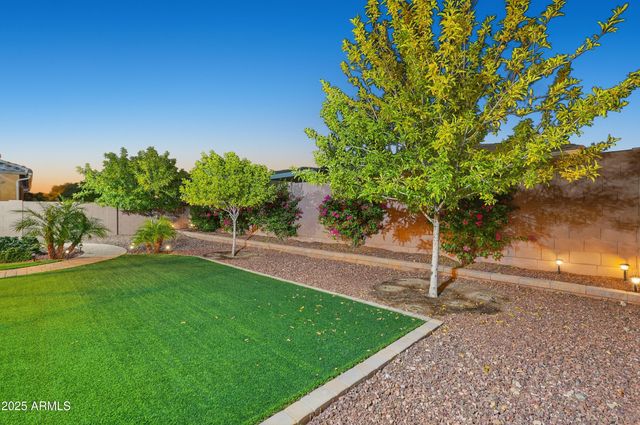 10332 W BUCKHORN Trail, Peoria, AZ 85383
