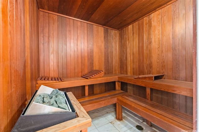 4327 Kilauea Avenue, Honolulu, HI 96816