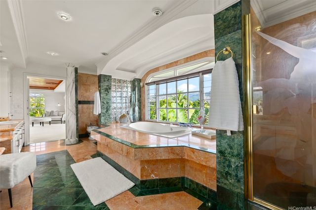 4327 Kilauea Avenue, Honolulu, HI 96816