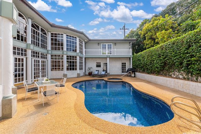 4327 Kilauea Avenue, Honolulu, HI 96816