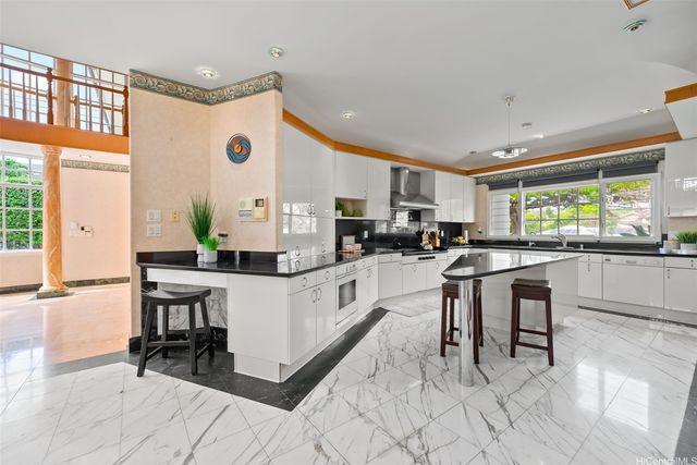 4327 Kilauea Avenue, Honolulu, HI 96816