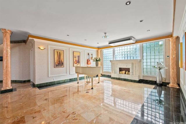 4327 Kilauea Avenue, Honolulu, HI 96816