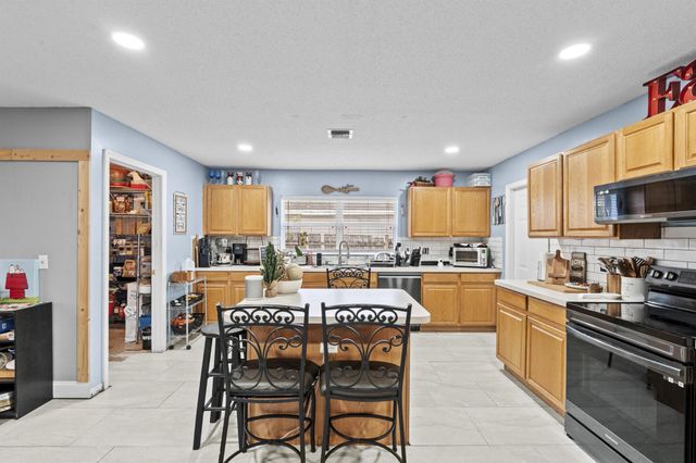 370 SW Tulip Boulevard, Port St Lucie, FL 34953