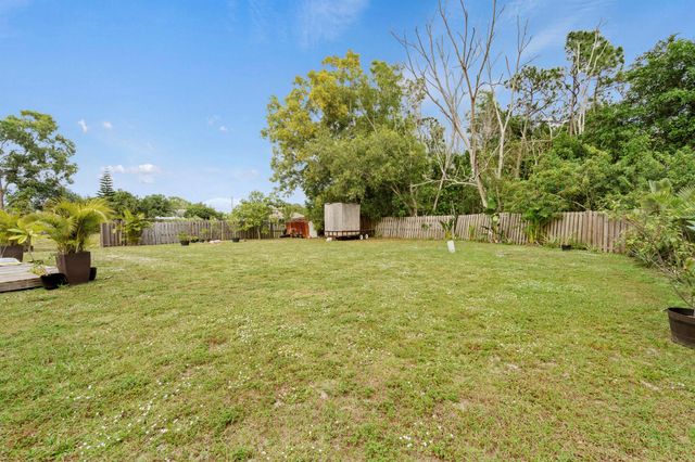 370 SW Tulip Boulevard, Port St Lucie, FL 34953