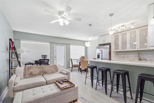 2716 NE 30th Place 207C, Fort Lauderdale, FL 33306