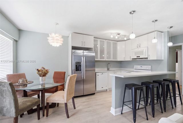 2716 NE 30th Place 207C, Fort Lauderdale, FL 33306
