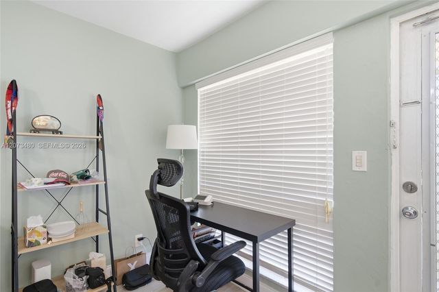 2716 NE 30th Place 207C, Fort Lauderdale, FL 33306