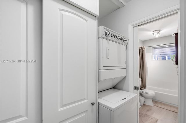 2716 NE 30th Place 207C, Fort Lauderdale, FL 33306