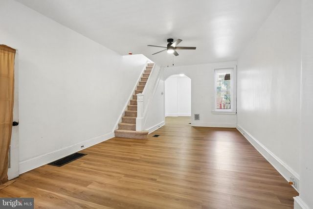 421 TRENTON AVE, Camden, NJ 08103