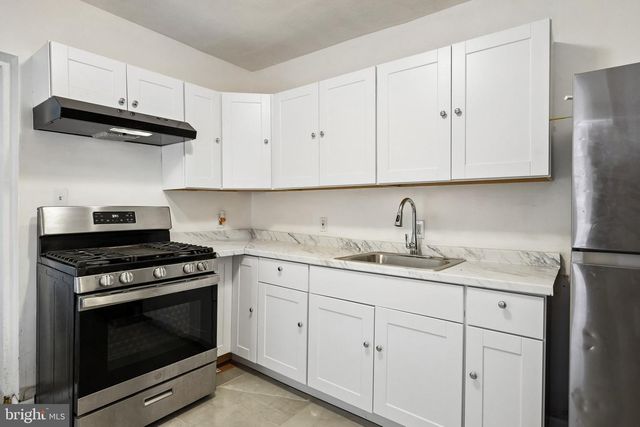 421 TRENTON AVE, Camden, NJ 08103
