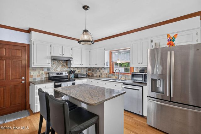 3324 Red Berry Drive, Wilmington, NC 28409