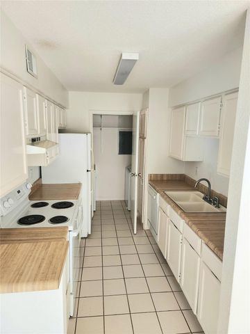 6500 Sands Point Drive 104, Houston, TX 77074