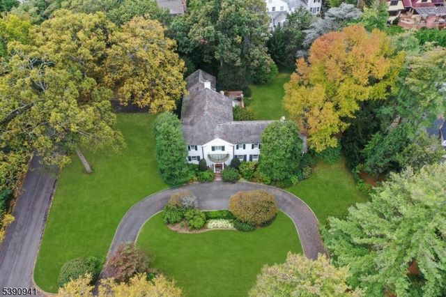 1 SLOPE DRIVE, Millburn Twp., NJ 07078