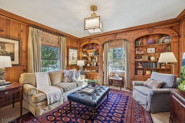 1 SLOPE DRIVE, Millburn Twp., NJ 07078