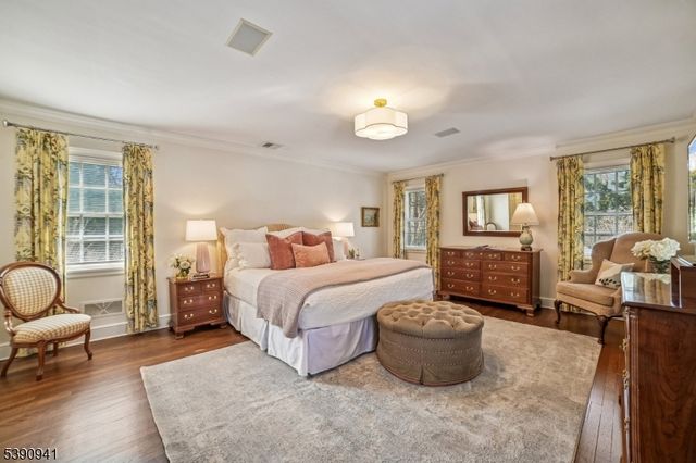 1 SLOPE DRIVE, Millburn Twp., NJ 07078