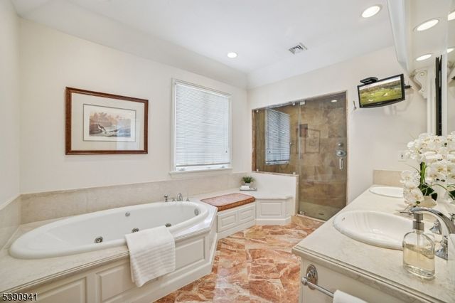 1 SLOPE DRIVE, Millburn Twp., NJ 07078