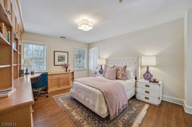 1 SLOPE DRIVE, Millburn Twp., NJ 07078