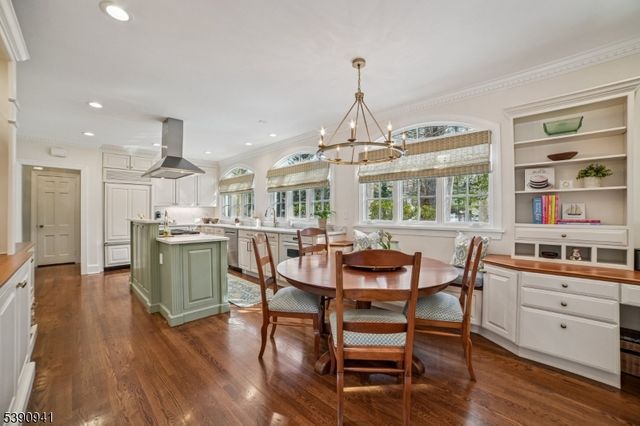 1 SLOPE DRIVE, Millburn Twp., NJ 07078