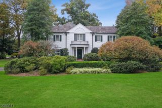 1 SLOPE DRIVE, Millburn Twp., NJ 07078