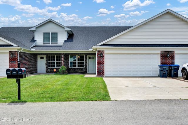 11402 River Falls Dr, Louisville, KY 40272