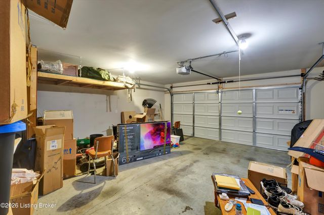 11402 River Falls Dr, Louisville, KY 40272