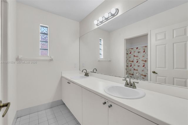 5323 NW 125th Ave, Coral Springs, FL 33076