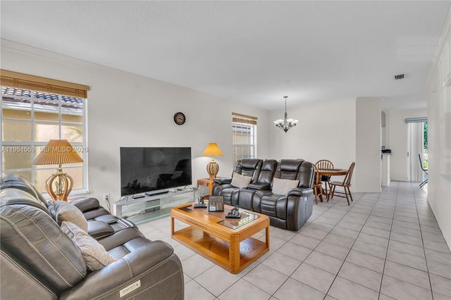 5323 NW 125th Ave, Coral Springs, FL 33076