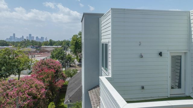 1003 Kern Street C, Houston, TX 77009