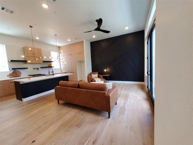 1003 Kern Street C, Houston, TX 77009